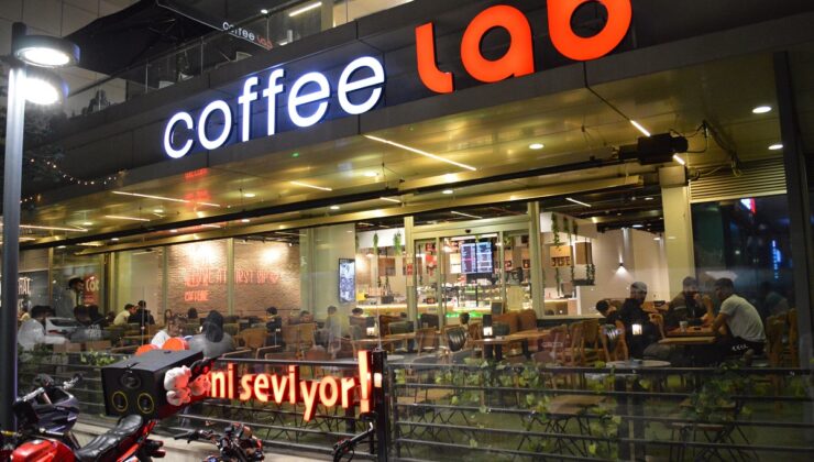 Gençliğin Yeni Buluşma Noktası: Coffee Lab