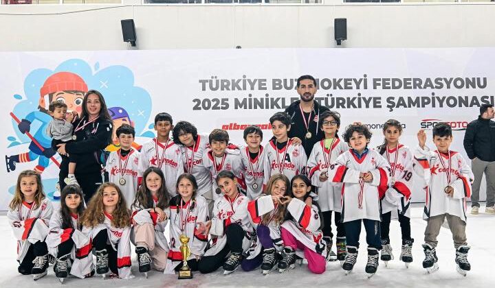 Minik Hokeycilerden Büyük Başarı