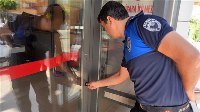 Tarihi Geçmiş Ürün Satan 2 Zincir Market Mühürlendi