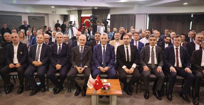 Ticaret Bakanı Ömer Bolat, Perpa Ticaret Merkezi’nde “Ticarette Ahilikten İnovasyona Programı”nda Konuştu