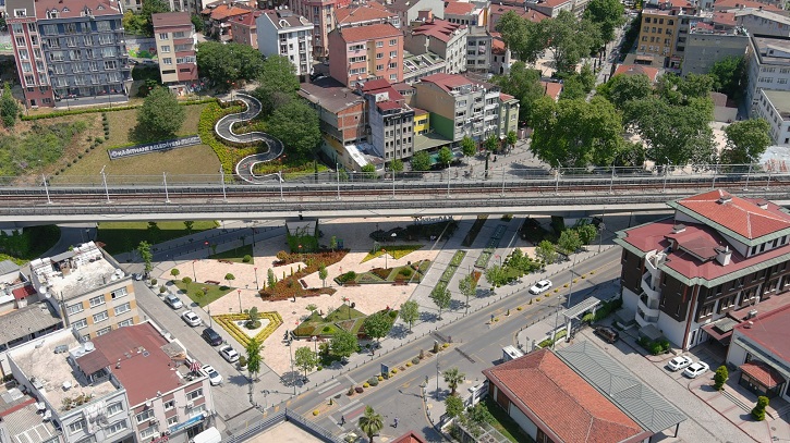 Kâğıthane’de 100 Bin Metrekarelik Meydanlarla Şehir Yaşamı Canlandı
