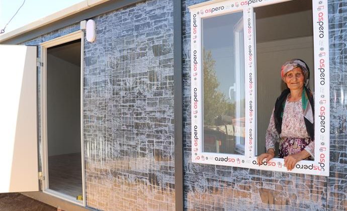Alanya’da Yaşlı Kadına Konteyner Ev Yapıldı