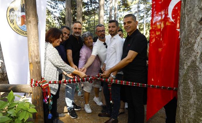 SİYAH BEYAZ FOTOĞRAF SERGİSİ GEDEVET YAYLASI’NDA AÇILDI