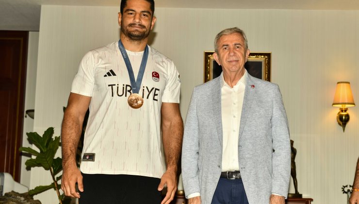 Şampiyon Güreşçi Taha Akgül’den Mansur Yavaş’a Ziyaret