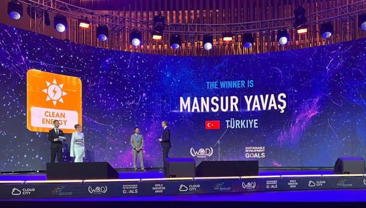 Mansur Yavaş, “Yeşil Enerji Ödülü”nü Aldı