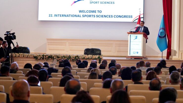 Bakan Tekin, Uluslararası 22. Spor Bilimleri Kongresi’ne Katıldı