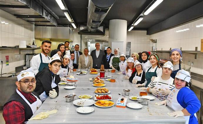 Engelli Bireylerden En Tatlı Atölye