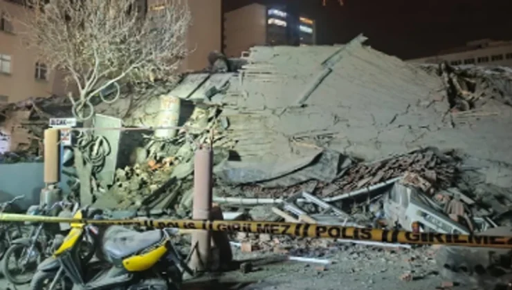 Konya’da Bina Çöktü, Enkaz Altında Kalanlar Var!