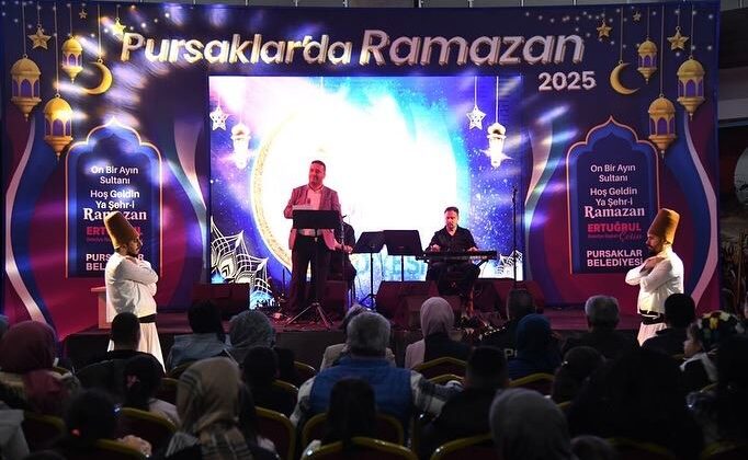 Ramazan’ın Sultanı Eyüpsultan’da Kadir Gecesi Coşkusu