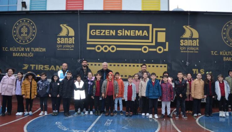 Gezen Sinema Yüzlerce Durağın Ortak Heyecanı Oldu