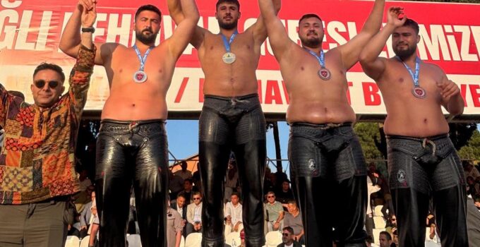 Kemer Belediye Güreşçisinden Üçüncülük