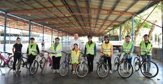 Kepez’de Kadınlar Hayallerine Pedal Çevirdi