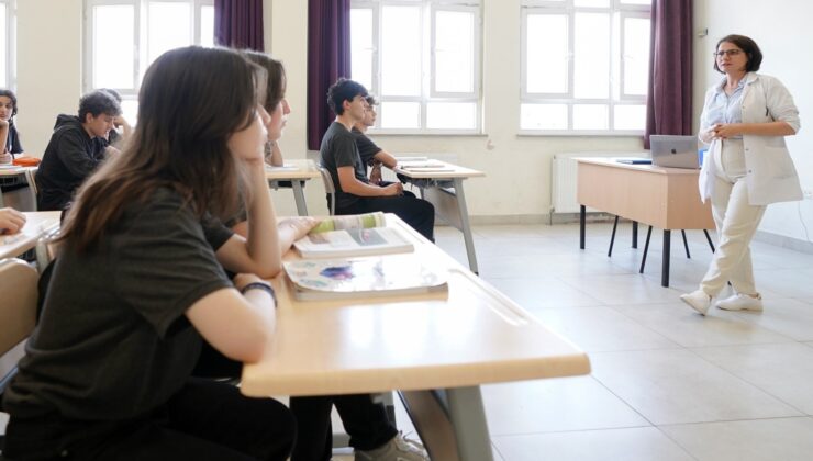 Lise Son Sınıf Öğrencilerine “Hedef Temelli Destek Eğitimi” Dersi