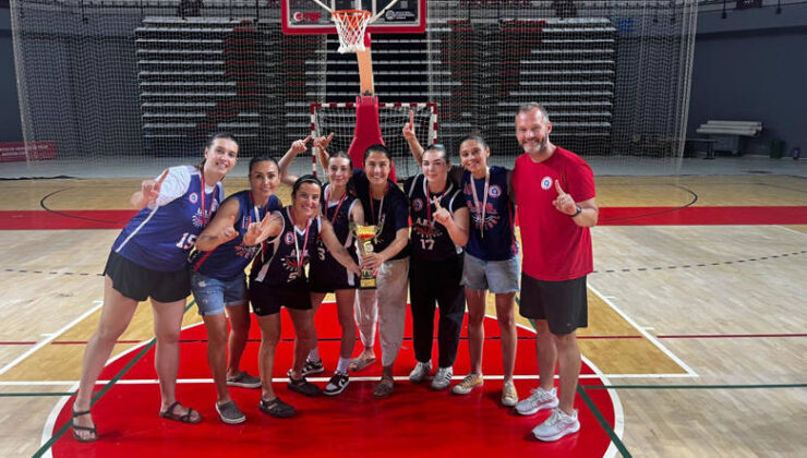 Antalya Büyükşehir, Basketbol Yerel Ligi Büyük Kadınlar da Şampiyon Oldu