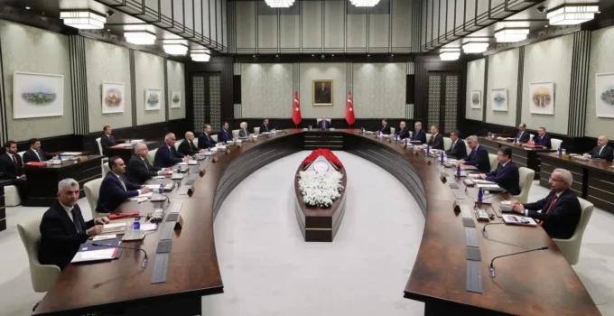 Kabine Toplanıyor; Gündemde Bayram Süreci Var