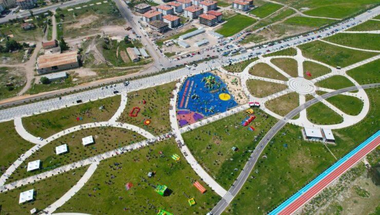 SİNCAN PARK BU YAZ RENGÂRENK