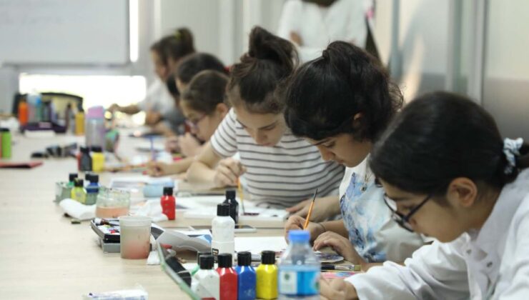 Geleceğin Ressamları Esenler’de Yetişiyor