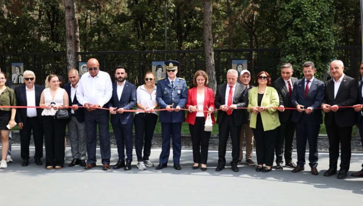 Cumhuriyet’in Kadınları Rölyef Sergisi Açıldı