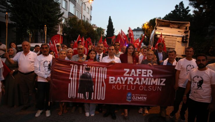 Eyüpsultan’da Zafer Bayramı Coşkuyla Kutlandı