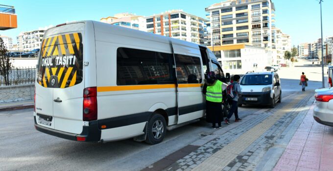 ABB, Öğrencilere Servis Ve Abonman Desteği Vermeye Devam Ediyor