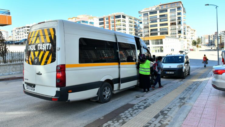 ABB, Öğrencilere Servis Ve Abonman Desteği Vermeye Devam Ediyor