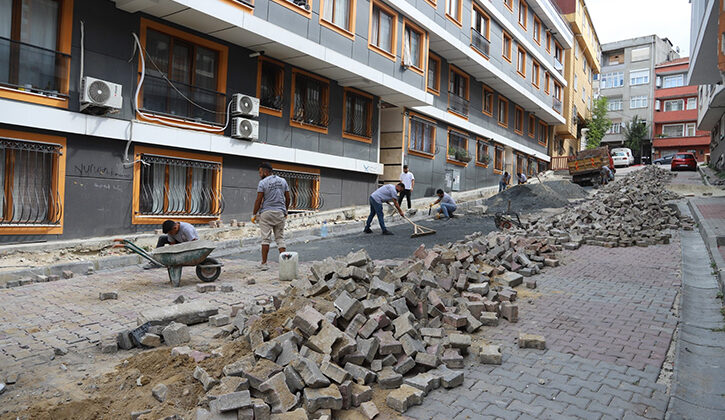 Kâğıthane’de Yol Bakım Ve Asfaltlama Çalışmaları Sürüyor