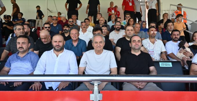Kocagöz, Kepezspor Futbol AŞ-Karaman FK Maçını Tribünden İzledi