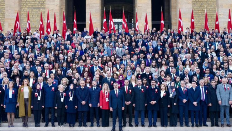 Bakan Tekin, 81 İlden Gelen Öğretmenlerle Anıtkabir’i Ziyaret Etti