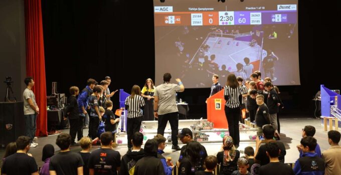 Ataşehir’de Gençler Robotik Ve İnovasyonla Buluştu