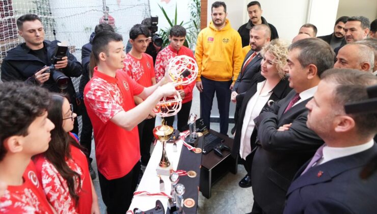 Bakan Tekin: ‘Aldığımız Her Karar Mutlaka Bir Öğretmenler Odasında Konuşularak Alındı’