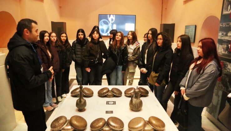 Eyüpsultan’da Lise Öğrencilerine Tarih Ve Kültür Yolculuğu