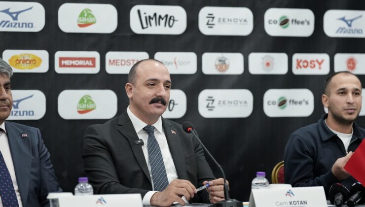 Konyaaltı’nda Maviden Beyaza Heyecan Başlıyor