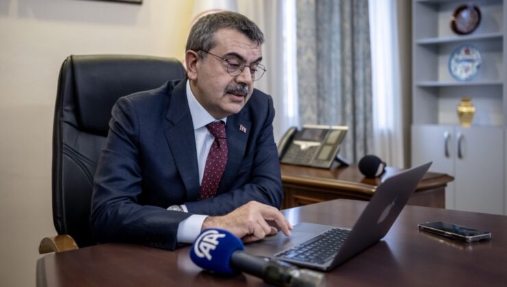 Bakan Tekin, Anadolu Ajansının “Yılın Kareleri” Oylamasına Katıldı