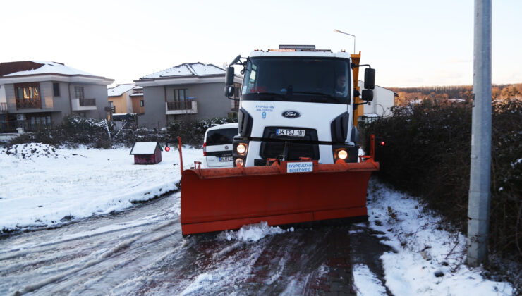 Eyüpsultan Belediyesi Yoğun Kar Yağışına Karşı 7/24 Sahadaydı