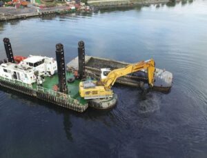 Haliç’te Temizlik Aralıksız Sürüyor