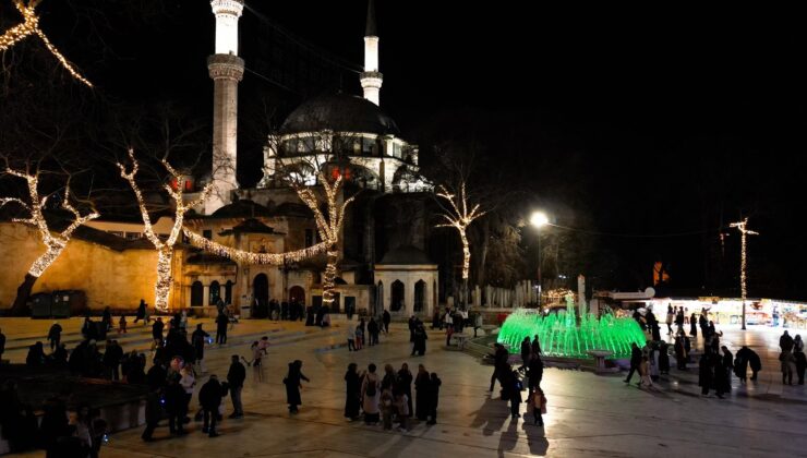 Eyüpsultan Ramazan Öncesi Işıklarla Donatıldı