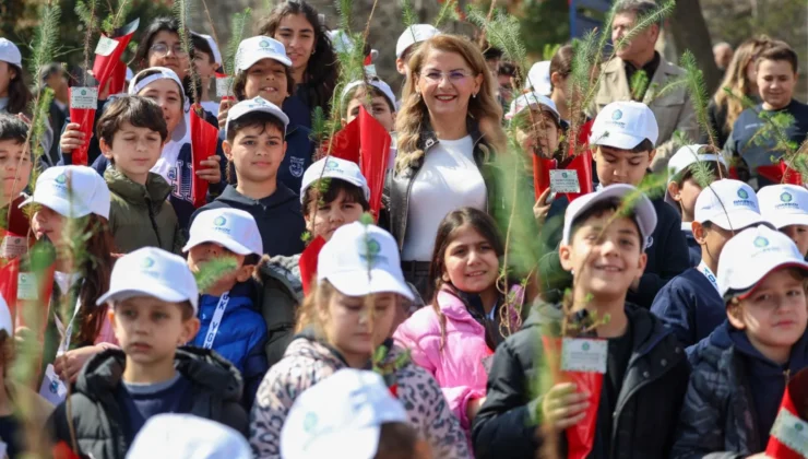 Bakırköy’de Minik Eller Toprağa Can Verdi