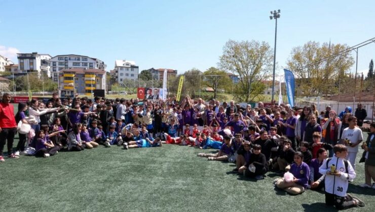 23 Nisan Futbol Turnuvası´nda Şampiyon Sırrıpaşa Ortaokulu