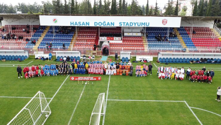 Kepez’de Minik Kramponlar 23 Nisan İçin Sahada