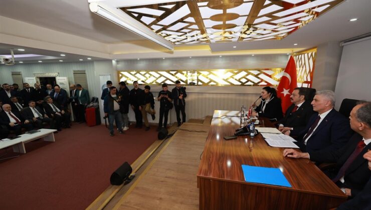 Ticaret Bakanı Bolat, Ağrı Ticaret ve Sanayi Odası’nda Konuştu