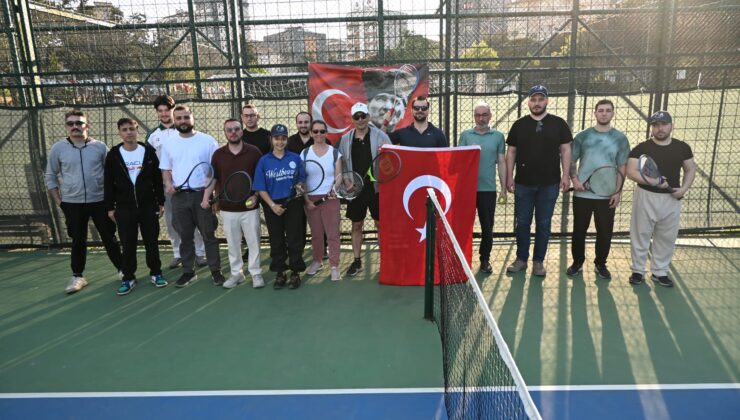 Anahtar Kadıköy’den 19 Mayıs’a Yakışan Organizasyon: Gençler Kortta Buluştu
