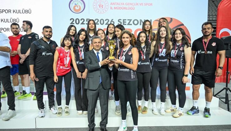 Antalya’da Sporun Yıldızları Ödüllendirildi
