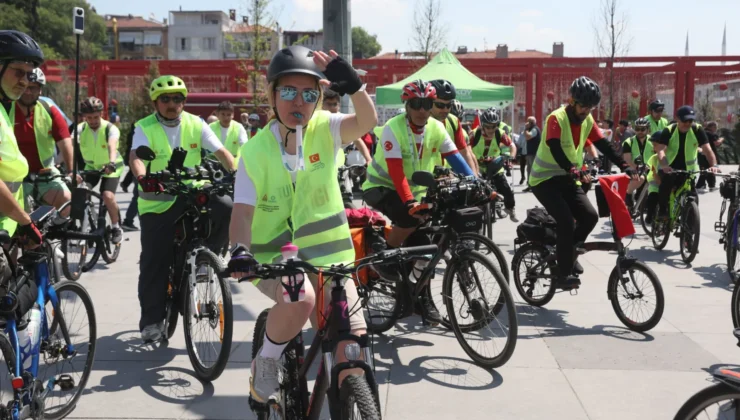 Bakırköy’de Pedallar Atatürk ve Türk Gençliği İçin Çevrildi