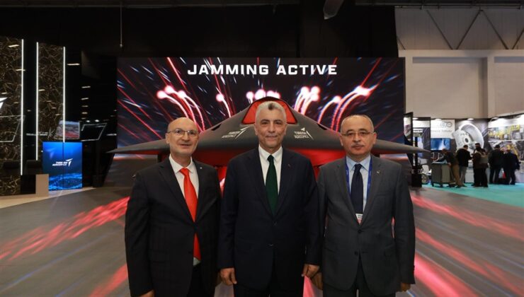 Ticaret Bakanı Ömer Bolat, SAHA 2026’yı Ziyaret Etti