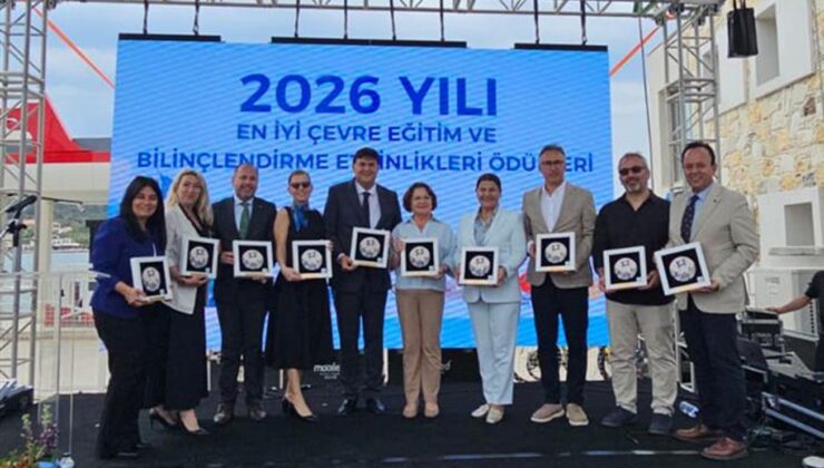 Alanya’ya 79 Mavi Bayrak ve Çevre Eğitiminde Bir Ödül Daha