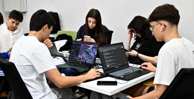 ASSİM’den yapay zekayla marka oluşturma eğitimi