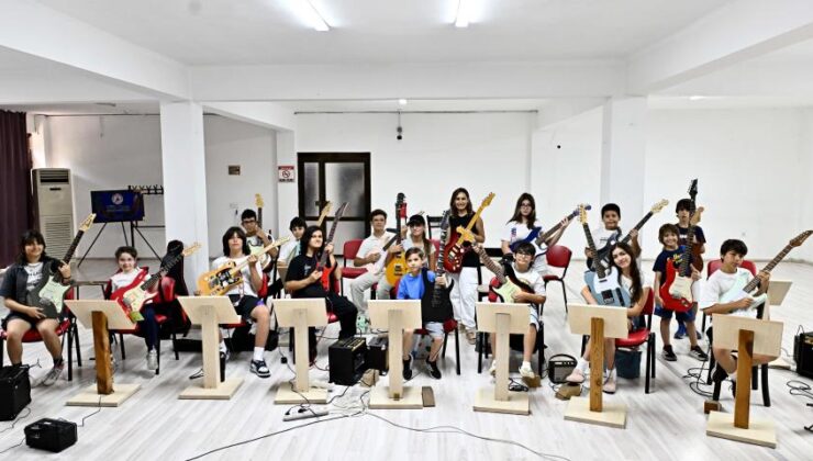 Değirmenönü’nde gitarın dört hali