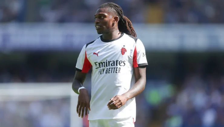 Rafael Leao İstanbul’da: Galatasaray’ın Yeni Yıldızı Taraftarlarla Buluştu