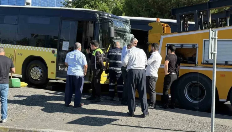 Beşiktaş’ta İETT Otobüsü ile İş Makinesi Çarpıştı: 5 Yaralı