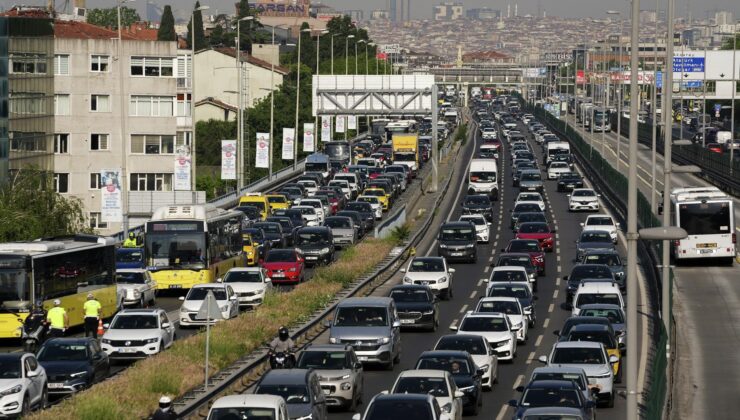Okula Dönüş İstanbul Trafiğini Vurdu: Sabah Saatlerinde Yoğunluk Arttı